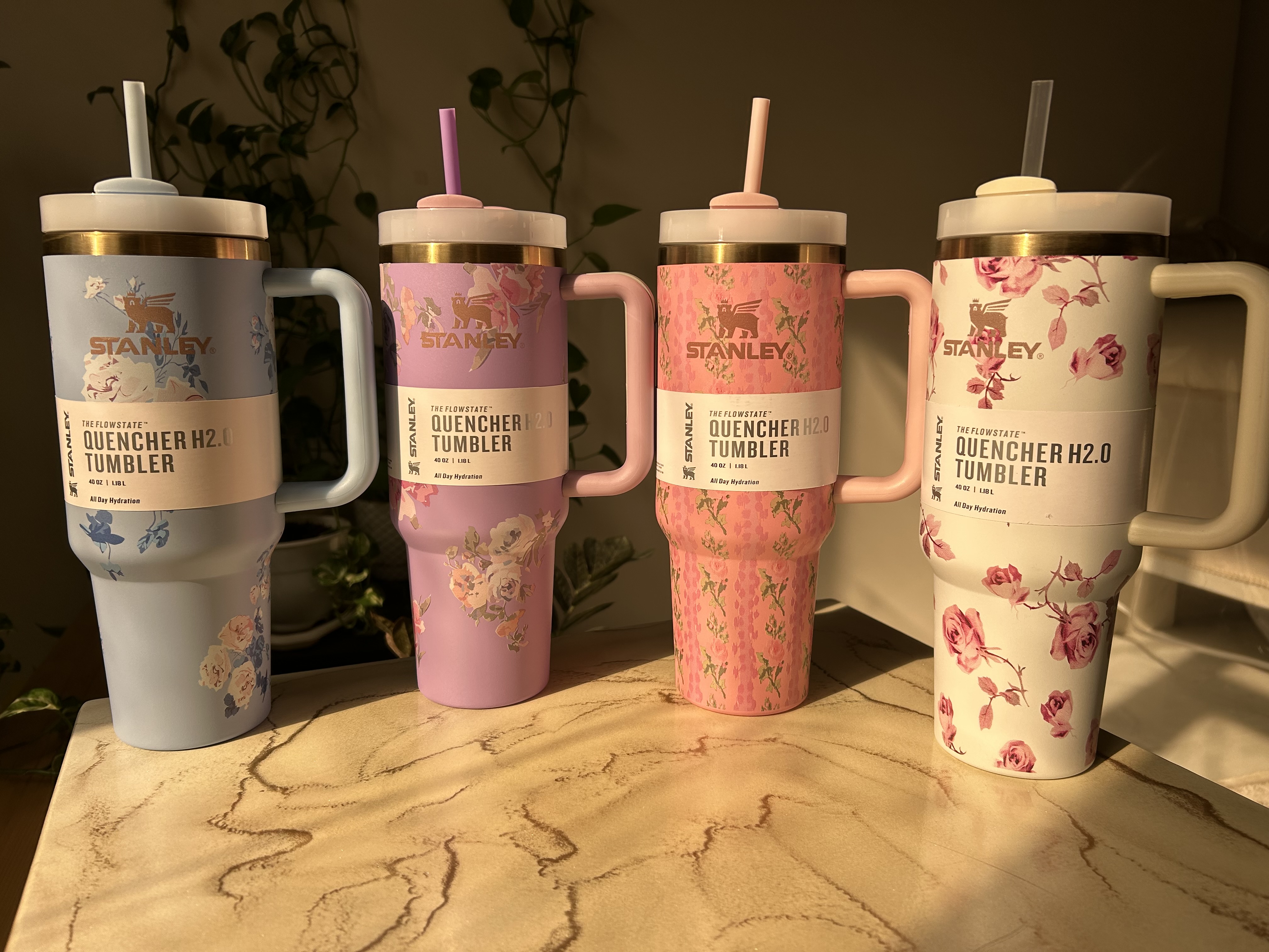 تراول ماگ استنلی  گلدار مدل QUENCHER ظرفیت 1.18 با بالاترین کیفیت